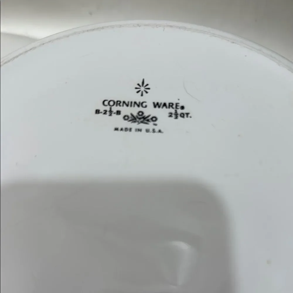 Corningware White Ceramic Bakeware Serving 2 1/2 Quart 8 1/2 Round 3 1/2  In Ta